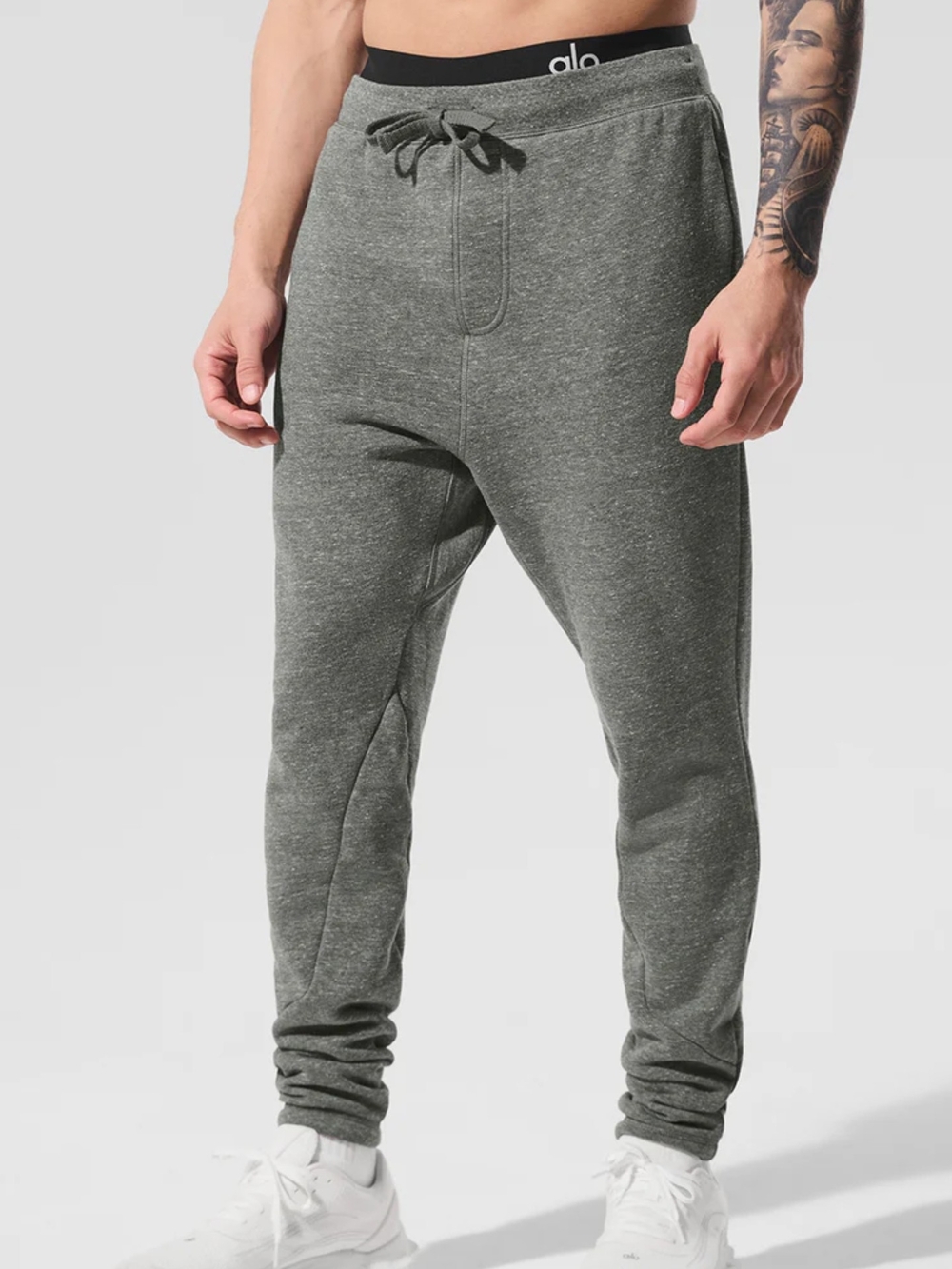Alo Yoga Men’s Olive  "The Triumph" Sweatpants Size M  Zip Pockets